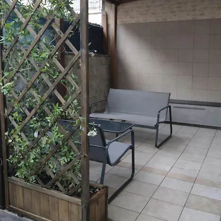 Lägenhet Golden - Entire For 6 People With Private Garden And Garage - Close To Metro C